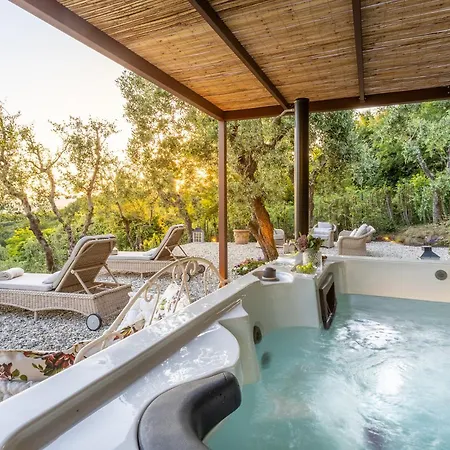 Villa Tuscan Embrace *