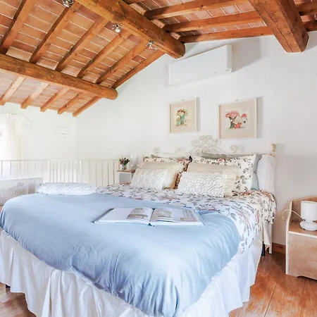Tuscan Embrace *
