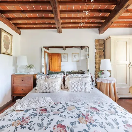 Villa Tuscan Embrace
