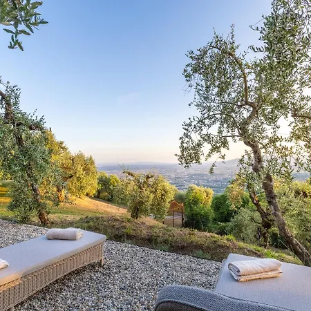 Villa Tuscan Embrace