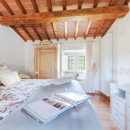 Tuscan Embrace *