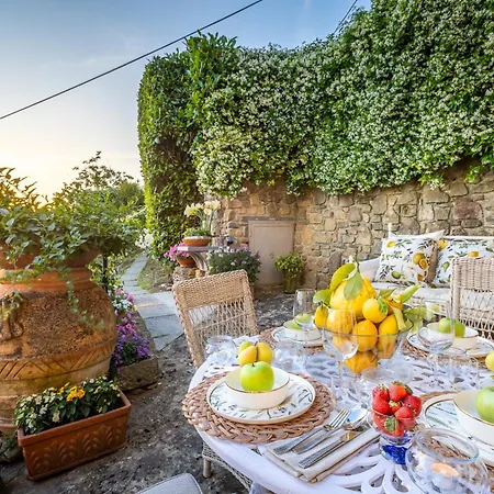 Tuscan Embrace *