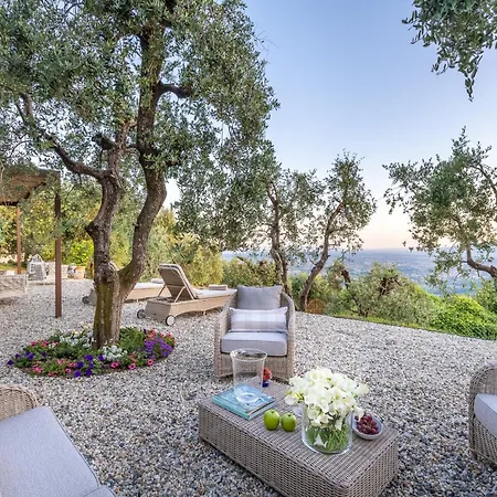 Villa Tuscan Embrace *